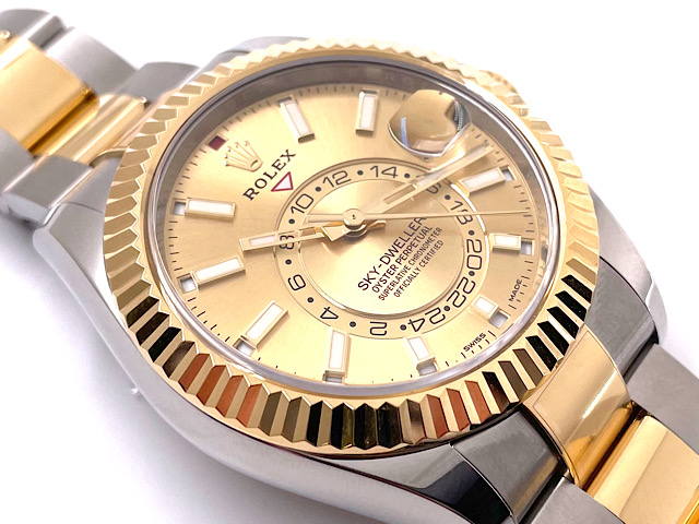 GMT機能付きの高級感溢れる時計