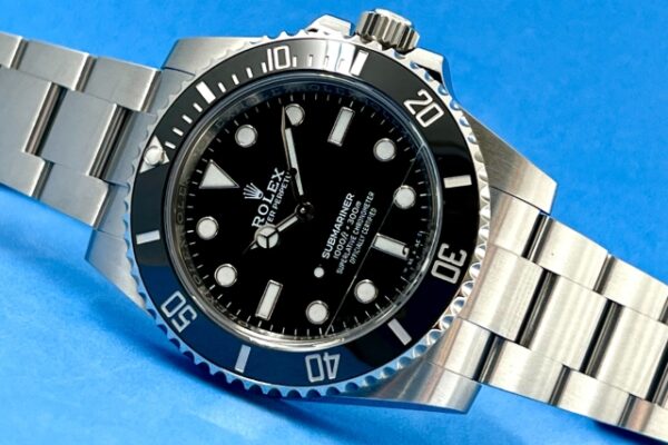 フォルムはスポーティですがシンプルデザイン【Ref.114060】