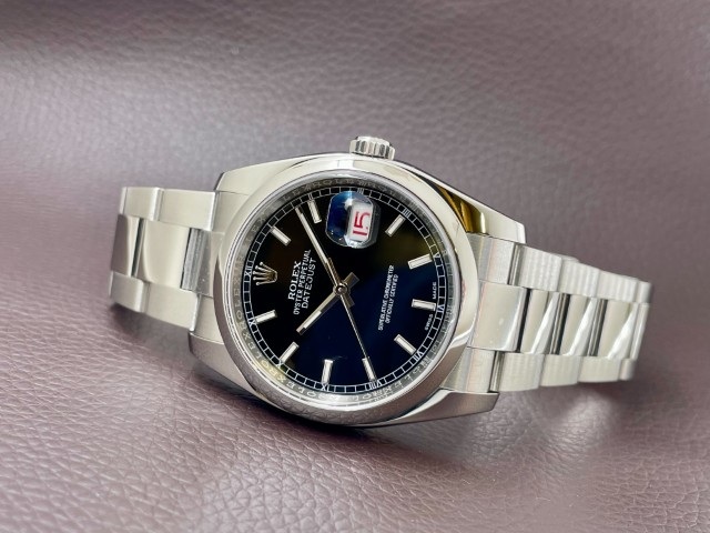 奇数日が赤、偶数日が黒に変わるカレンダーカラー【Ref.116200】