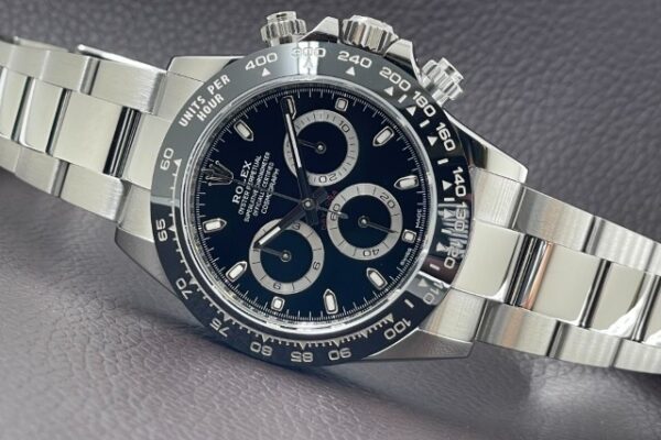 ROLEXの技術が結晶したセラミックベゼル【Ref.116500LN】