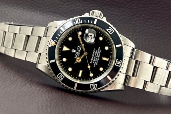 雰囲気やケースエッジの良いヴィンテージSUBMARINER