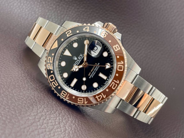 暖かな印象のコンビモデル【Ref.126711CHNR】