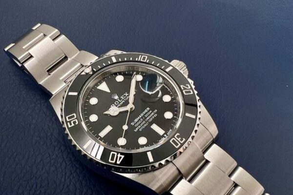 現行のサブ・デイト入荷しました！【Ref.126610LN】