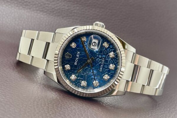 細かなデザインのコンピューターダイヤル【Ref.126234G】