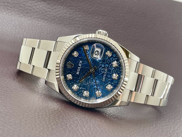 細かなデザインのコンピューターダイヤル【Ref.126234G】