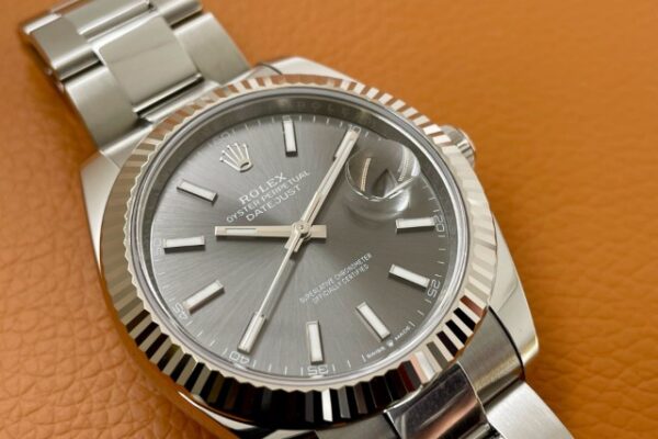 上品なスレートダイヤル【Ref.126334】