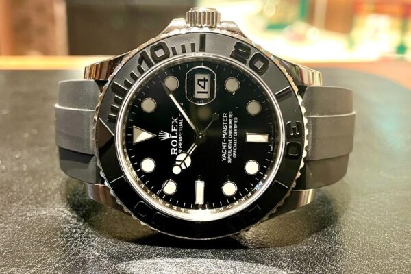 定価を下回る人気の現行金無垢モデルという奇跡を信じますか？