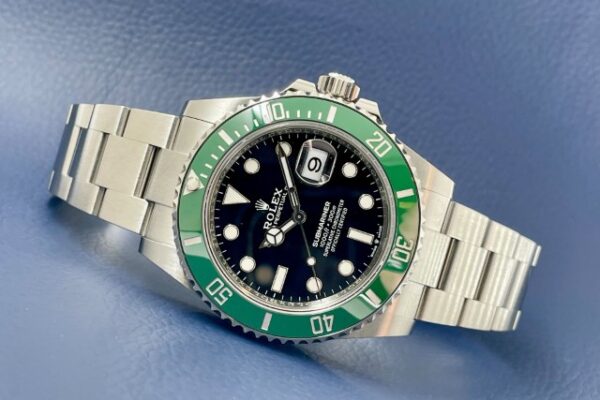 ブラックとグリーンのコントラスト【Ref.126610LV】