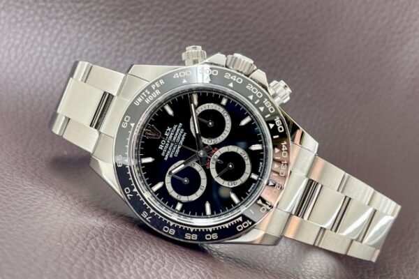 洗練された印象の現行DAYTONA【Ref.126500LN】